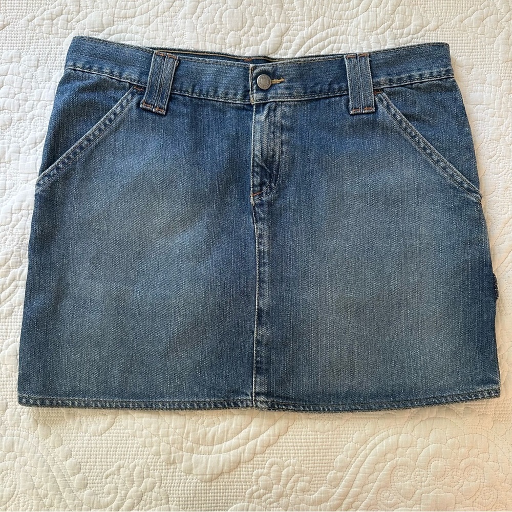 Vintage Y2K Old Navy Mini Jean Skirt. Labelled 6.
